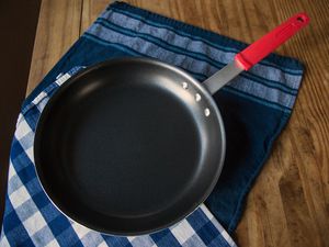 Tramontina Professional Aluminum Nonstick Fry Pan