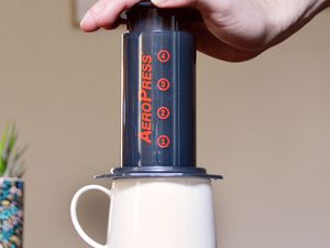 aeropress-coffee-maker-hero