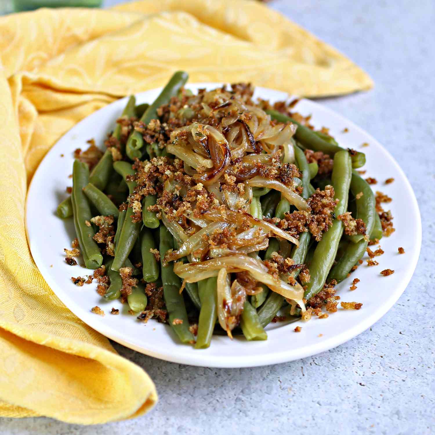 Green Beans with Sauteed Onions and Crunchy Za'atar Breadcrumbs