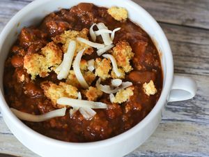 Chili with Beans and Cornbread Crumble