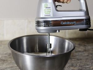 Cuisinart Power Advantage Plus 9-Speed Hand Mixer