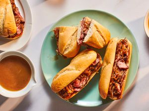 steak sandwiches with french dip