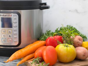 instant pot and vegetables