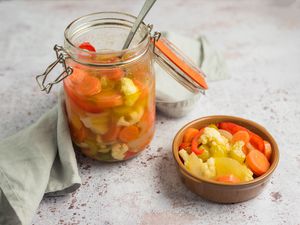 Giardiniera Italian-style mixed pickled vegetable recipe