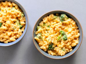 Easy One-Pan Broccoli Macaroni and Cheese